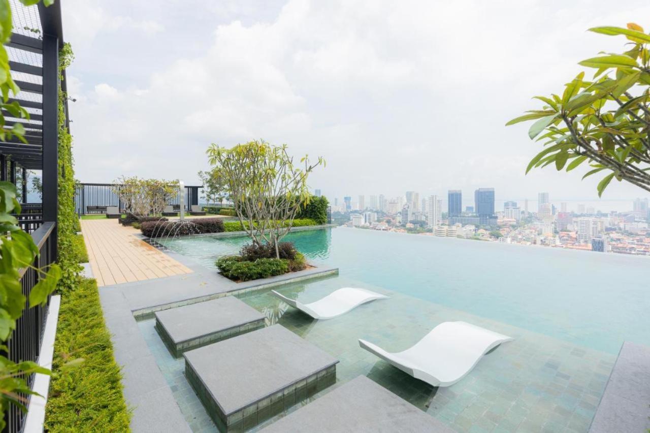 New Georgetown: Modern View * George Town
