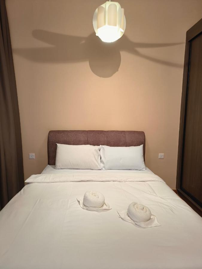 New Georgetown: Modern View Apartment George Town