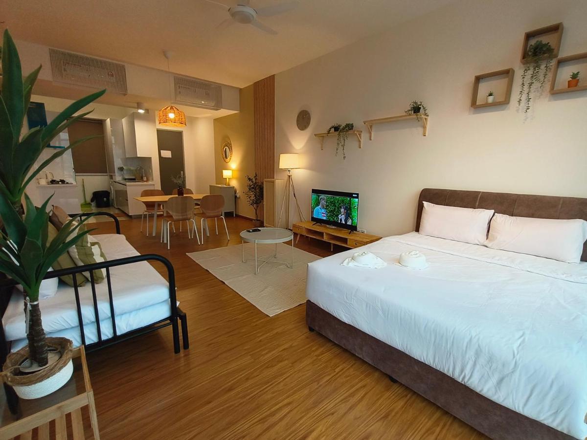 New Georgetown: Modern View George Town