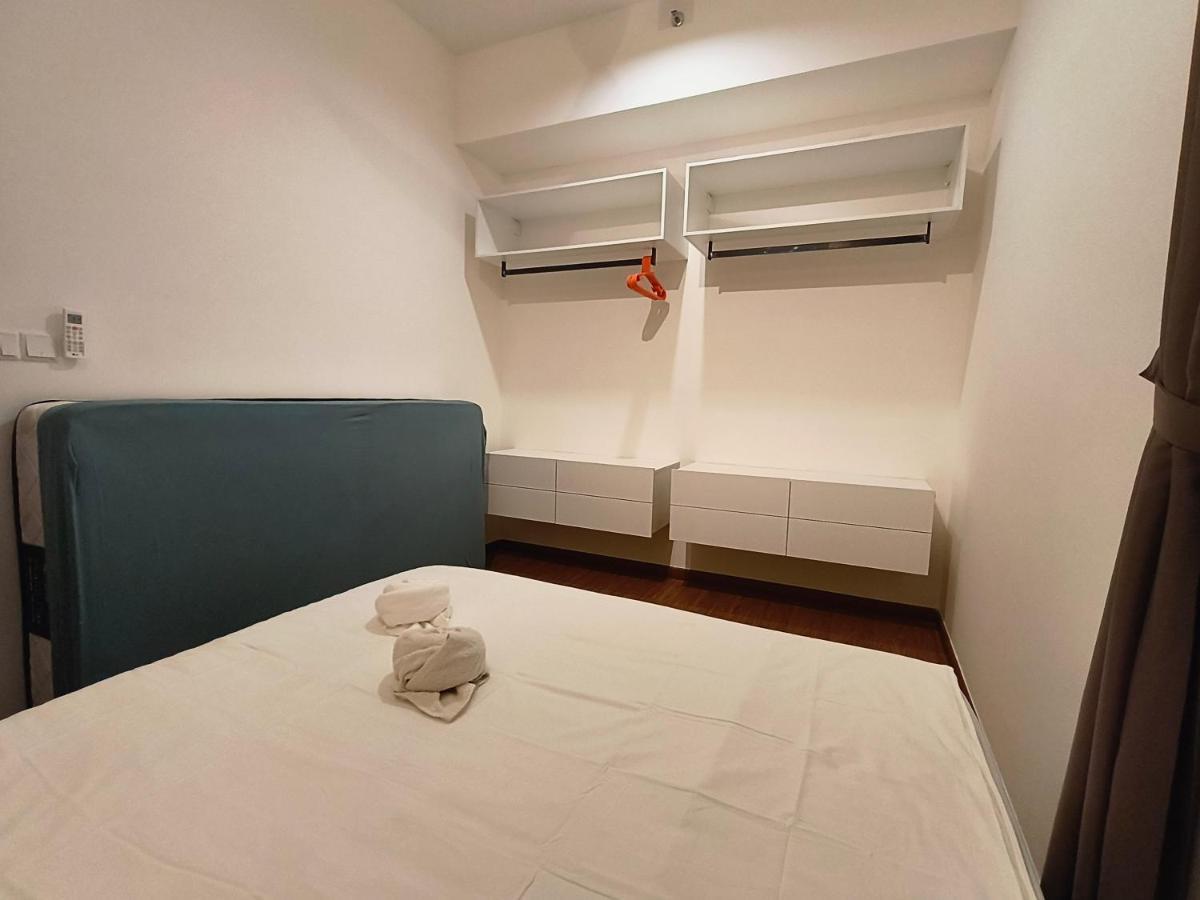 Apartment New Georgetown: Modern View George Town