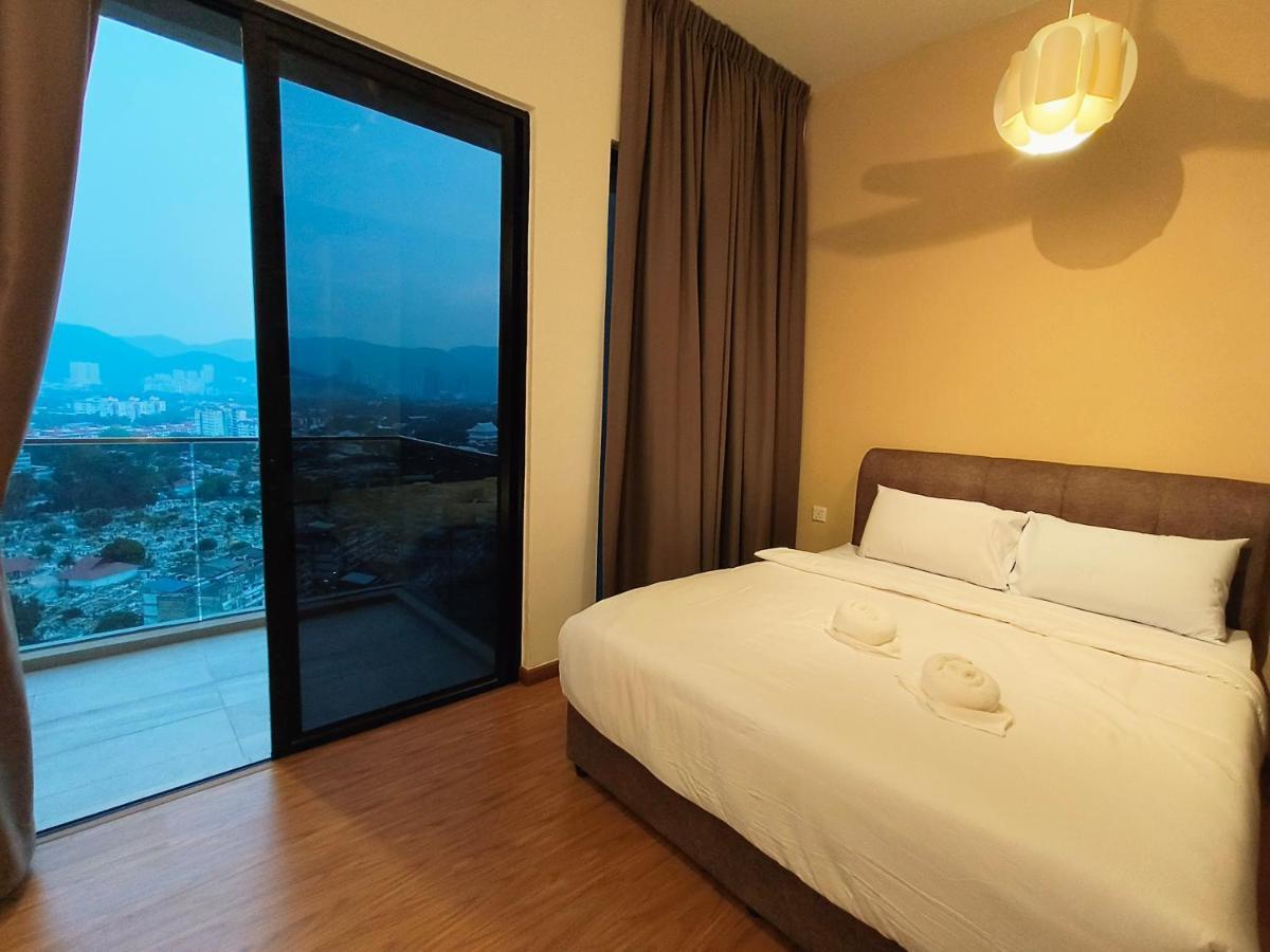 New Georgetown: Modern View Apartment George Town