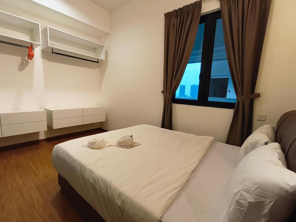 New Georgetown: Modern View George Town
