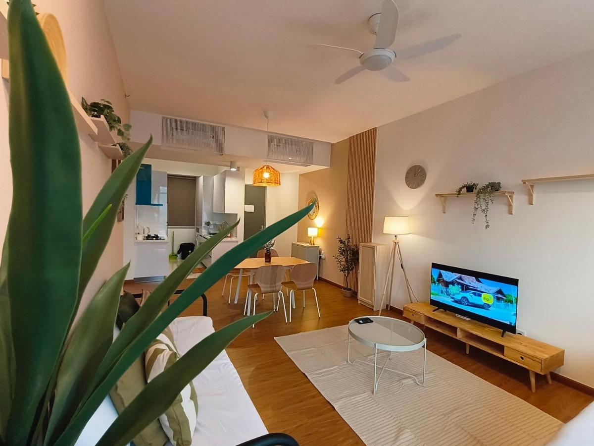 New Georgetown: Modern View * George Town