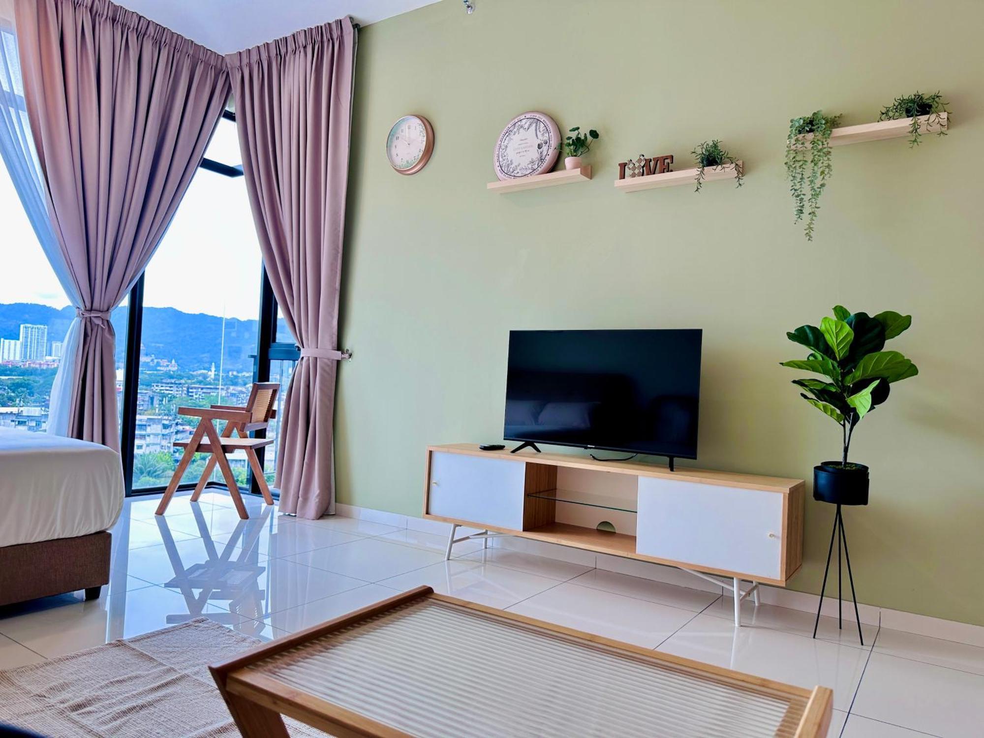 New Georgetown: Modern View Apartment George Town