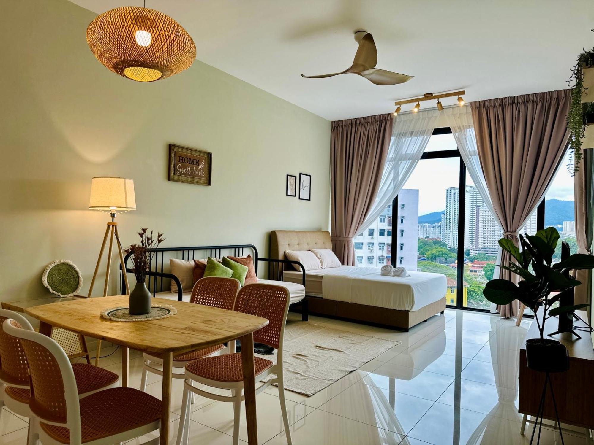 New Georgetown: Modern View Apartment George Town