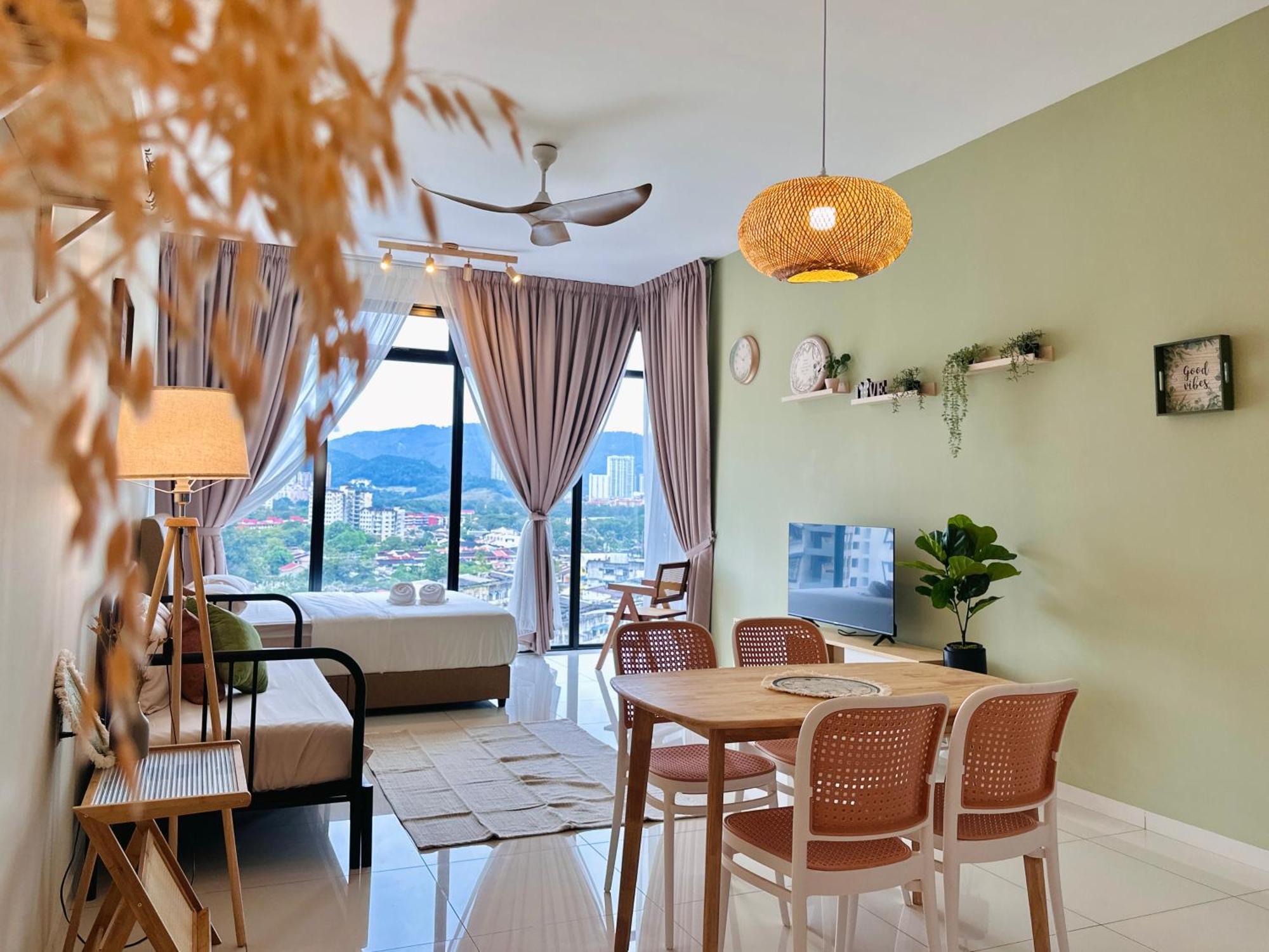 New Georgetown: Modern View Apartment George Town